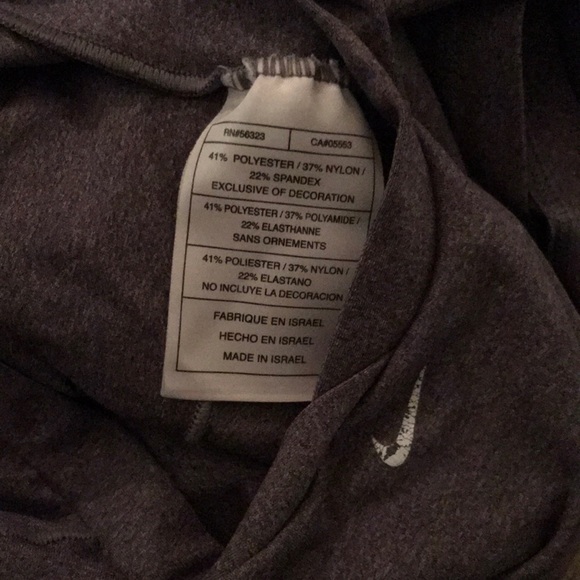 Nike workout shirt - Picture 2 of 3